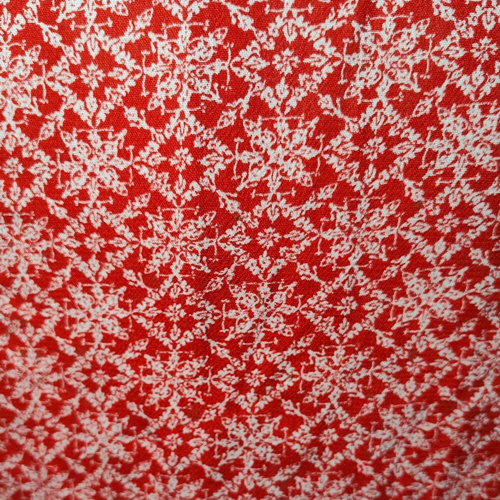 Universal Thread red & white patterned faux wrap blouse, exc. used cond., size M - Picture 4 of 6